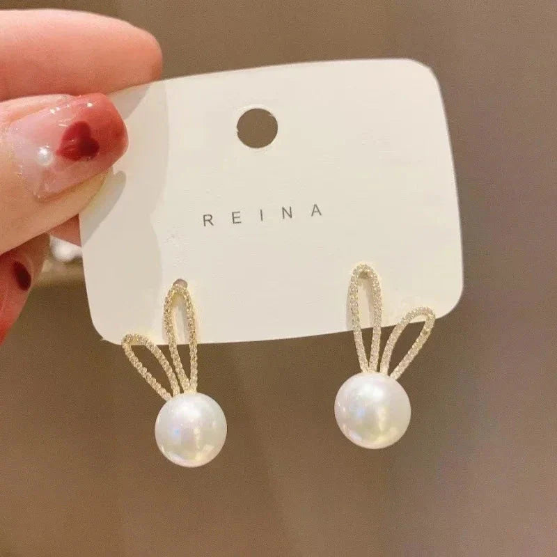 White Flower & Butterfly Dangle Earrings – Acrylic Pearl Heart Jewelry