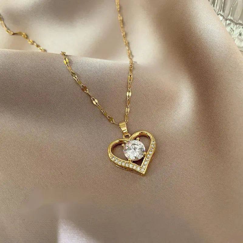 Elegant Style Heart shaped Pendant Necklace Hollow Design Mother's Day Gift Party Suitable for Best Friends Without Box