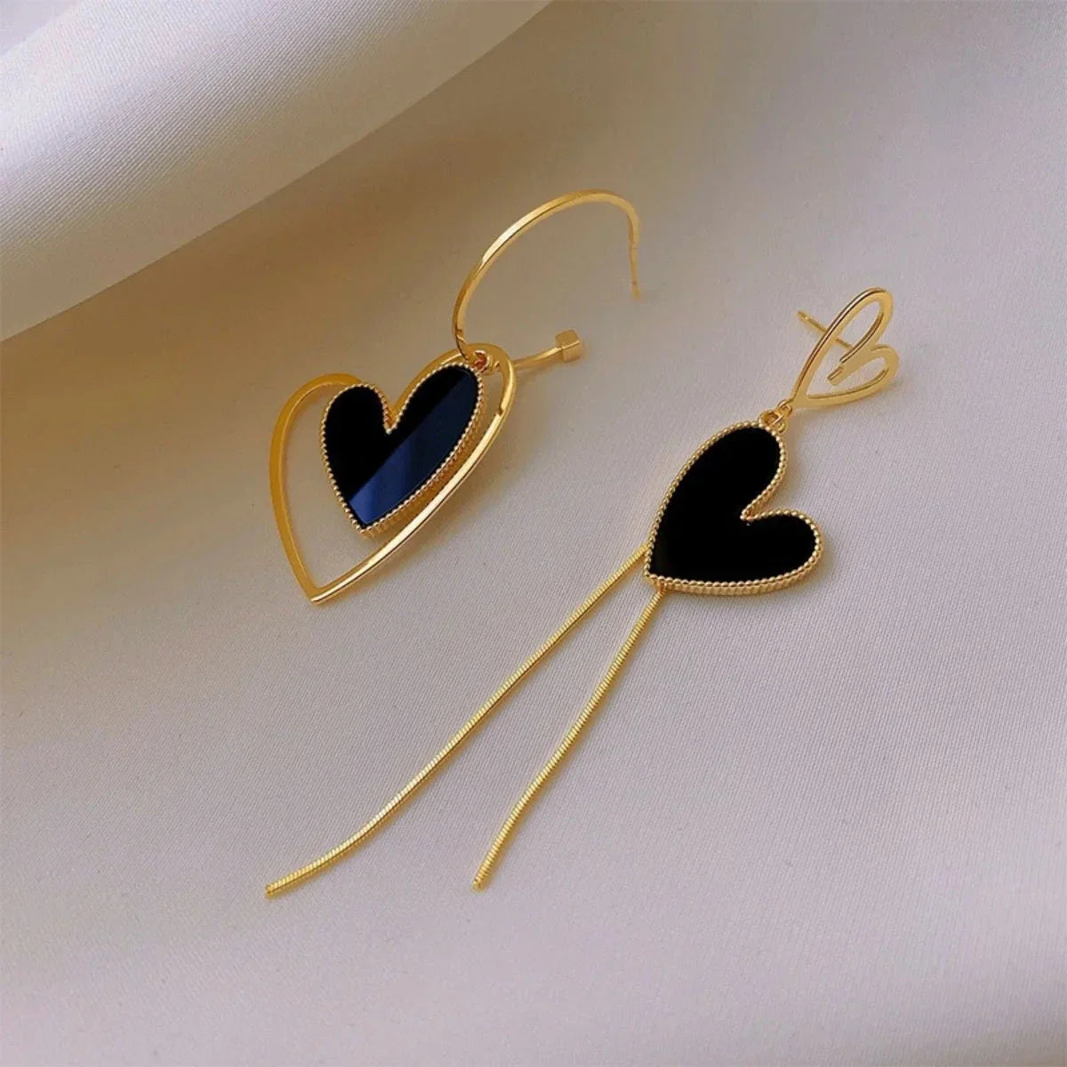Korean Black Heart Dangle Earrings – Asymmetric Love Drop Jewelry