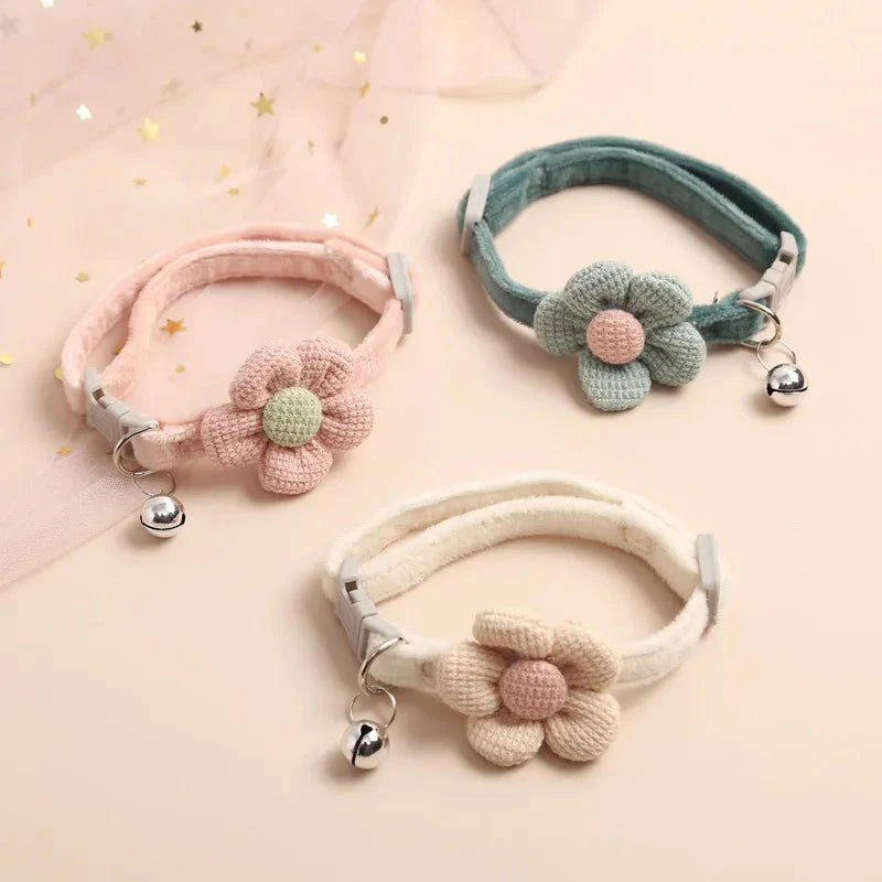 Adjustable Flower Cat Collar with Bell – Cute Breakaway Pet Collar for Kittens & Small Dogs