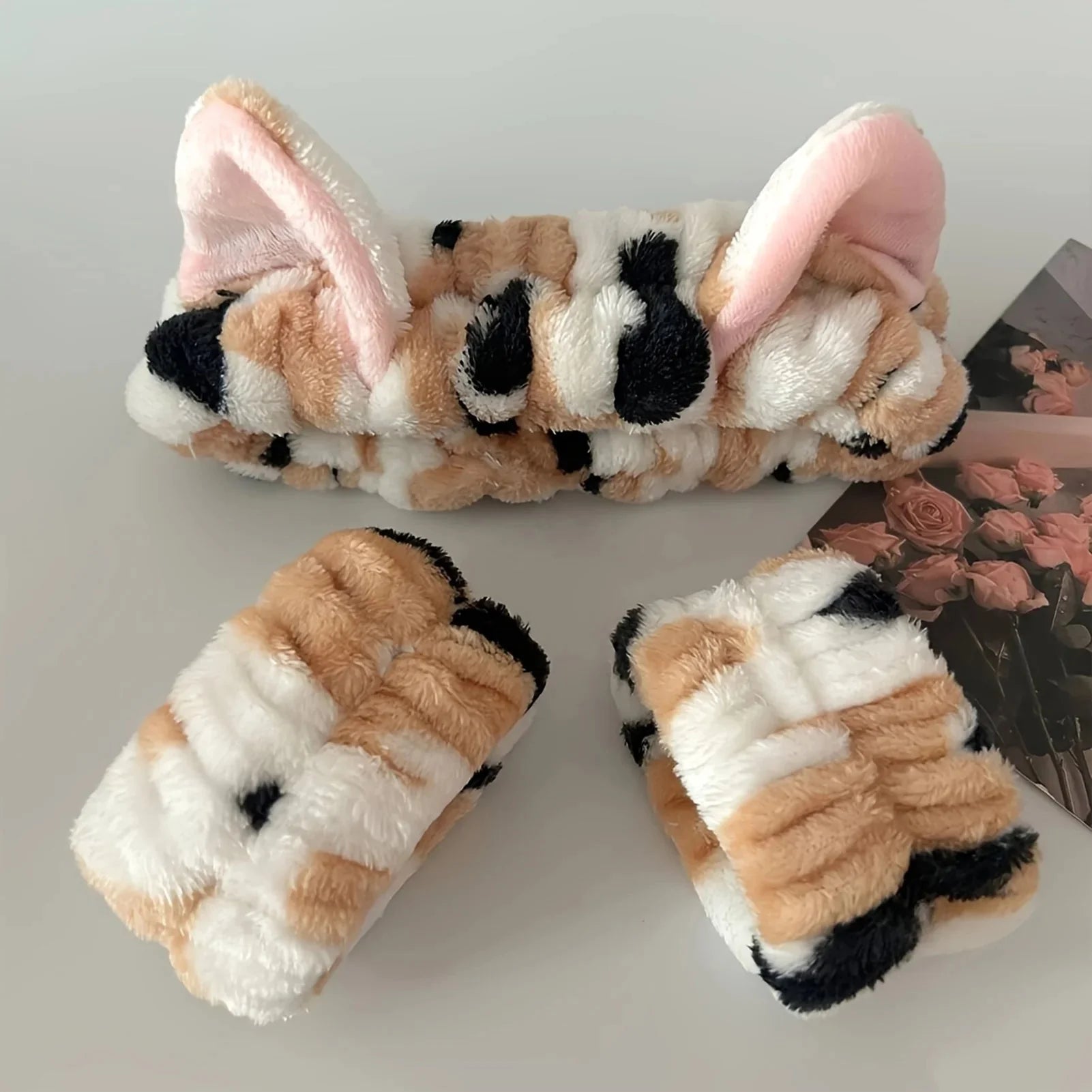 3pcs Wash Face Headband Soft Comfortable Plush Headband Wrist Strap Set For Girls Cartoon Cat Ear Shaped Wash Up Headband Kit