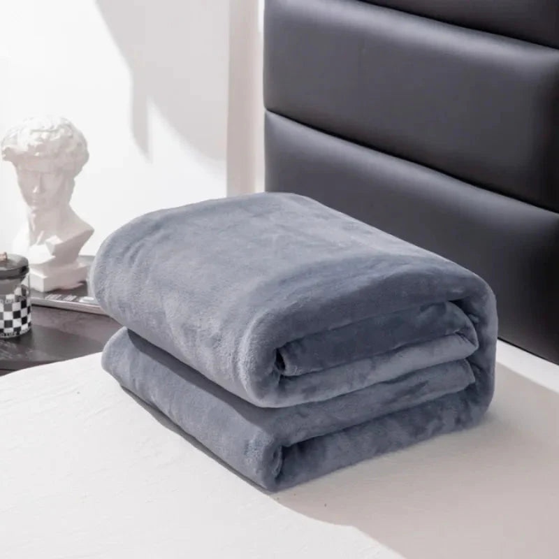 2025 new solid color simple plush blanket multi-functional Farley plush thickened warm blanket
