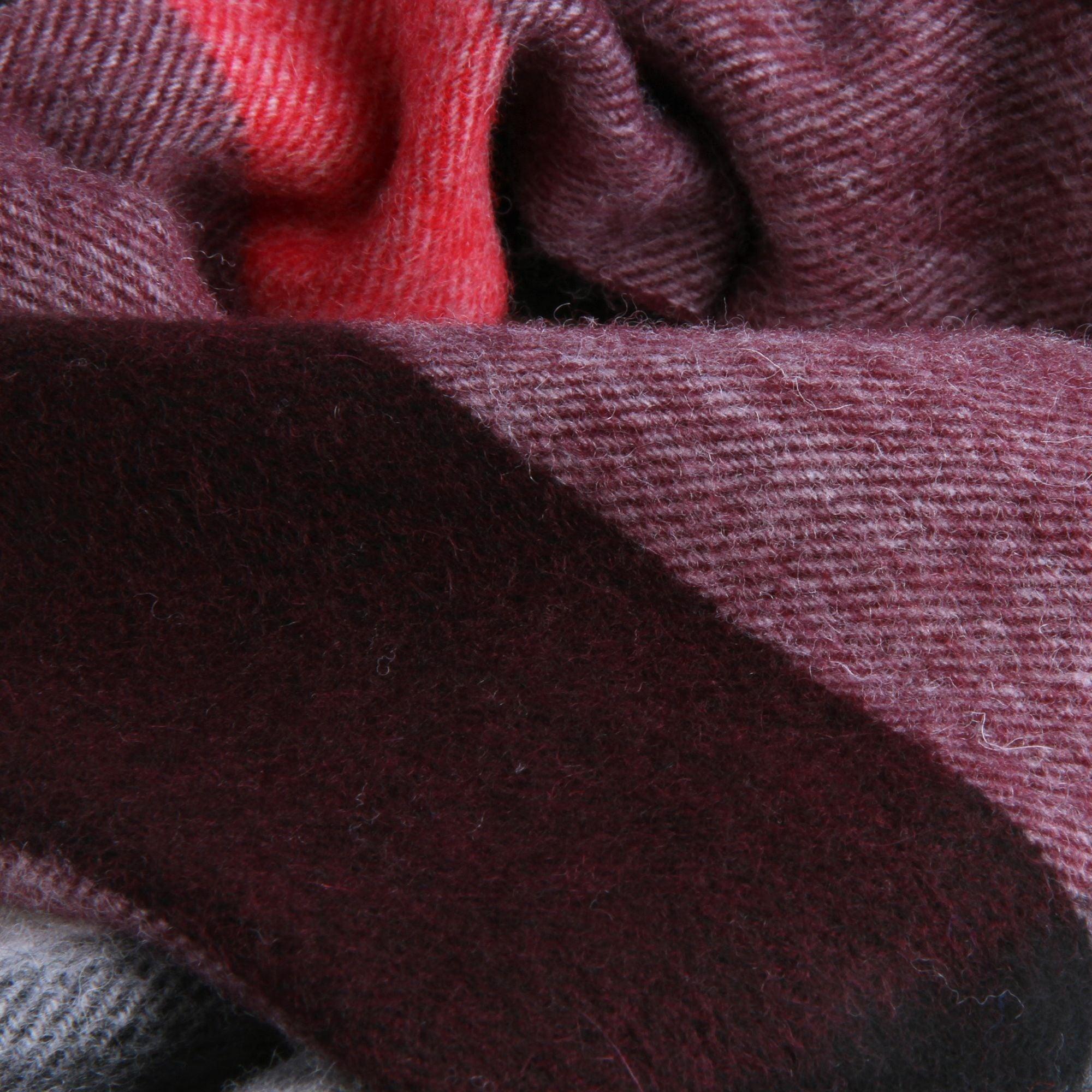 Autumn Winter Super Soft Hijab Classic Cashmere Tartan Lightweight Pure Wool Plaid Scarf Women's Shawls Elegant Thickened To Keep Warm For Women