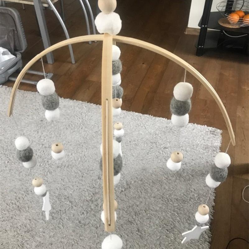 Baby Nordic Wooden Beads Wind Chimes with Wool Balls Nursery Mobile Crib Bed Bell Baby Bedroom Ceiling Wooden Beads Wind Chime Hanging Newborn Baby Bed Hanging Wind-bell Crib Tent Kids Room Decorations Ornaments