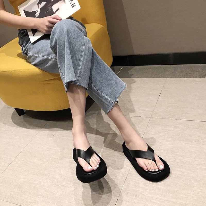 Black White Thick Bottom Flip Flops Women Famous Design Clip Toe Slippers Platform Slides Beach Comfort Thong Style Flip Flops Sandals For Women With Arch Support For Comfortable Walk