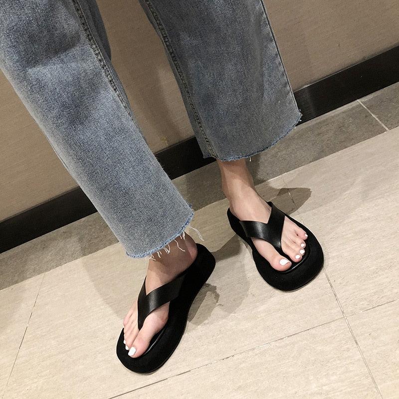 Black White Thick Bottom Flip Flops Women Famous Design Clip Toe Slippers Platform Slides Beach Comfort Thong Style Flip Flops Sandals For Women With Arch Support For Comfortable Walk