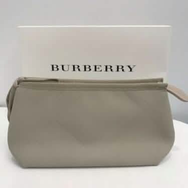 Burberry Women's Classic Eau de Parfum and a free Burberry bag