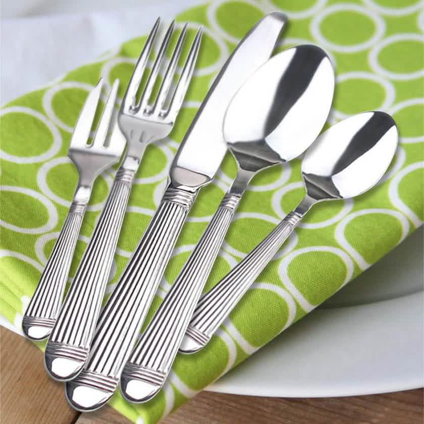 12 Setting 72-Piece: Guy Degrenne Flatware Set