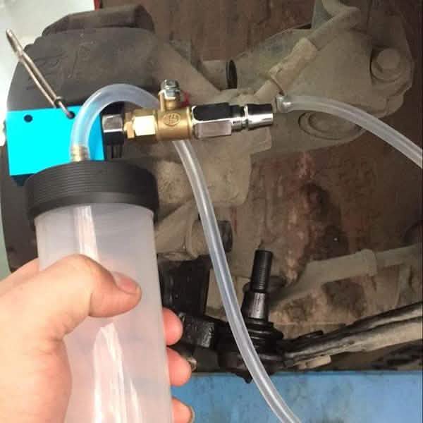 Car Brake System Fluid Bleeder Kit Hydraulic Clutch Oil Exchange One Man Tool