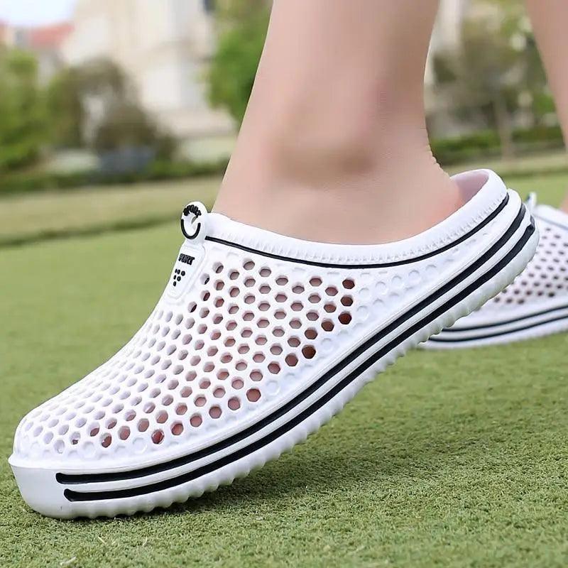 Classic Women Shoes Beach Closed Toe Slippers Unisex Hollow Out Casual Couple Flip Flops Garden Clogs  Non-slide Men And Women Slippers