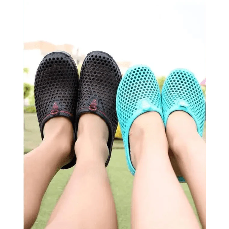 Classic Women Shoes Beach Closed Toe Slippers Unisex Hollow Out Casual Couple Flip Flops Garden Clogs  Non-slide Men And Women Slippers