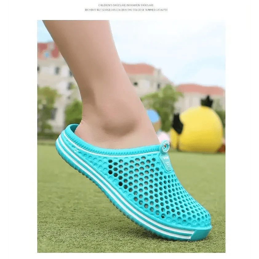Classic Women Shoes Beach Closed Toe Slippers Unisex Hollow Out Casual Couple Flip Flops Garden Clogs  Non-slide Men And Women Slippers
