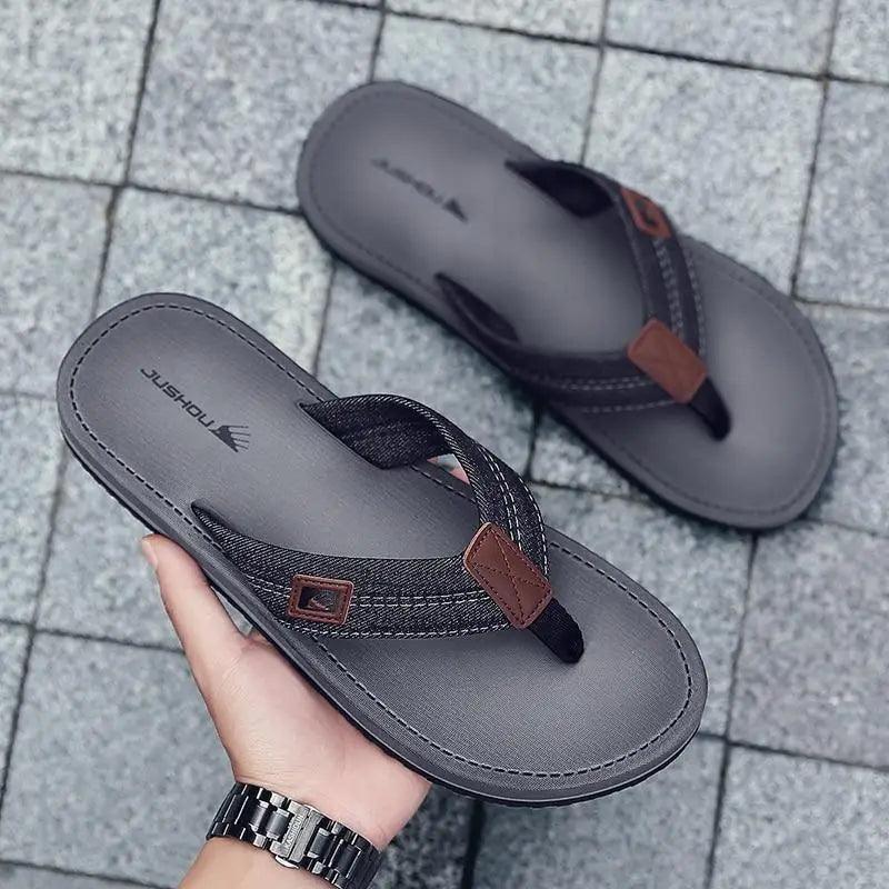 Comfortable Casual Summer Flip- Flops Men Beach Slippers Sandals Simple Luxury Design Indoor Non-Slip Black Flip Flops