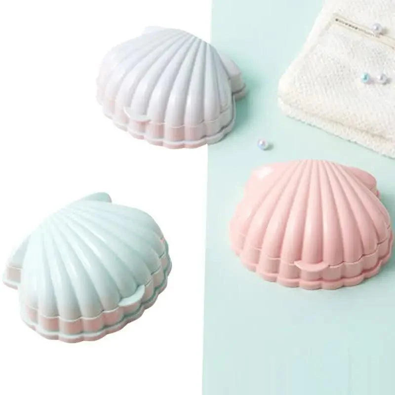 Creative Portable Shell Shape Soap Box Bathroom Drain Soap Holder Travel Soap Protect Case Bathroom Accessories Soap Dish Container with Lid with Drainer Seashell Soap Box Portable Soap Bar Holder Soap Tray Soap Saver Box Case For Home Travel