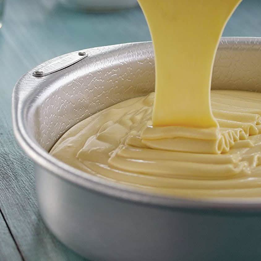 Doughmakers 9" Round Cake Commercial Grade Aluminum Bake Pan