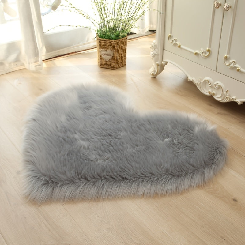 1pc Faux Fur Room Rug, Heart Shaped Plush Rug, Fluffy Carpet For Living Room Bedroom Sofa, Shaggy Carpet Area Mat 50*60cm/19.68*23.62in