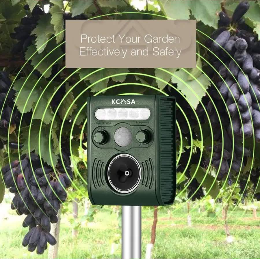 Garden Ultrasonic PIR Sensor Solar Animal Dispeller