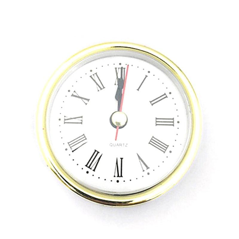 High Quality Vintage Black Metal Art Table Clock Metal Retro Silent Non-Ticking Battery Control Classic Roman dial Small Table Clock for Bedrooms