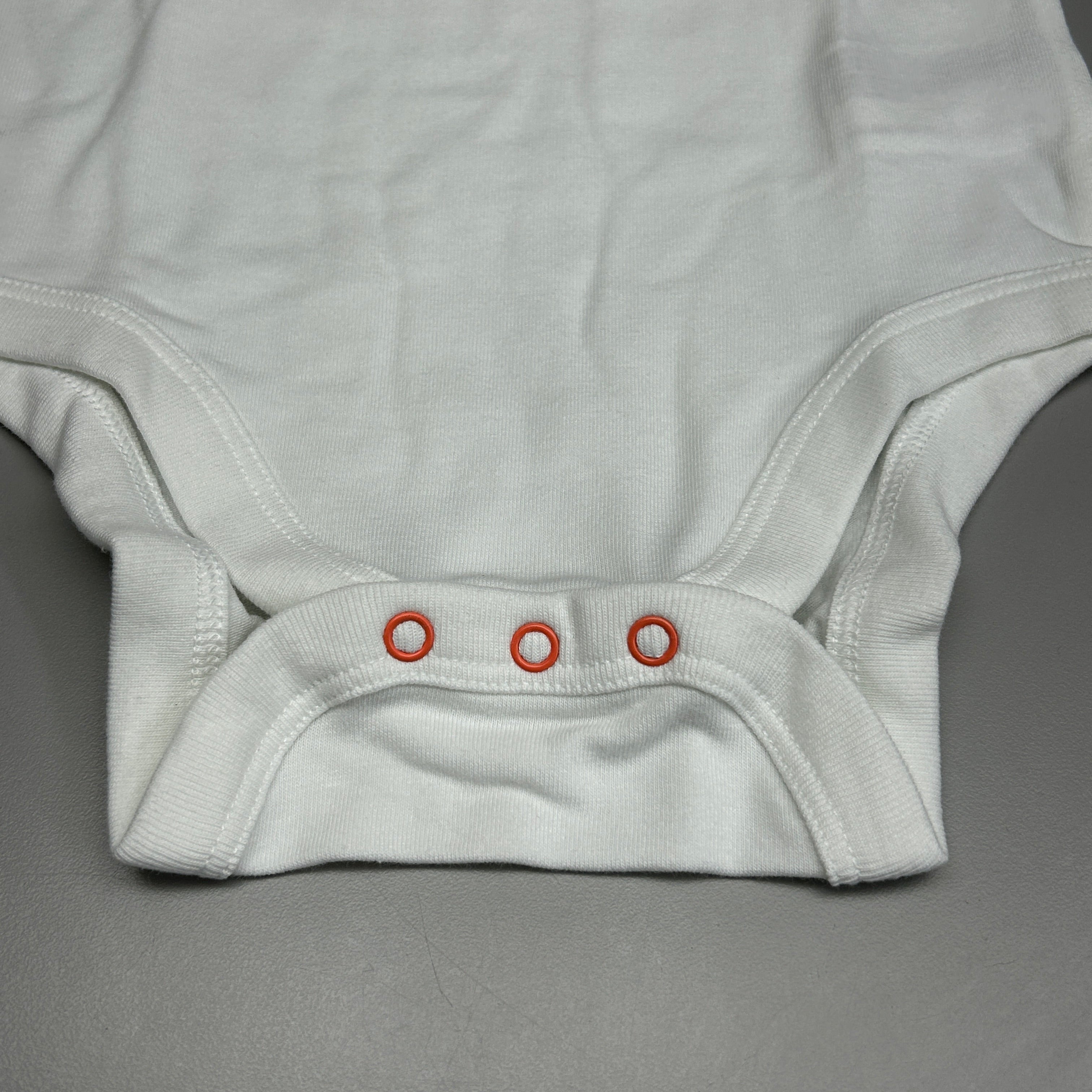 CAT & JACK Baby Boys' Love Short Sleeve Bodysuit White 12M (New)