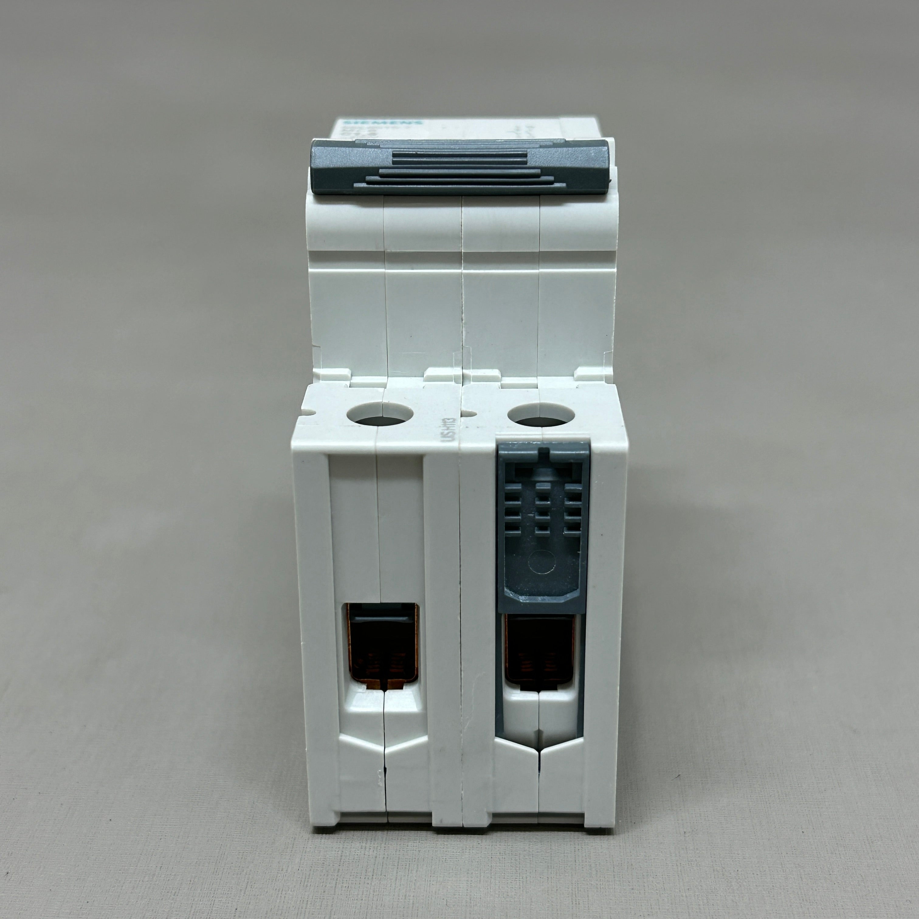 SIEMENS Miniature Circuit Breaker 230V 6KA Off-White 5SL6515-7 (New)