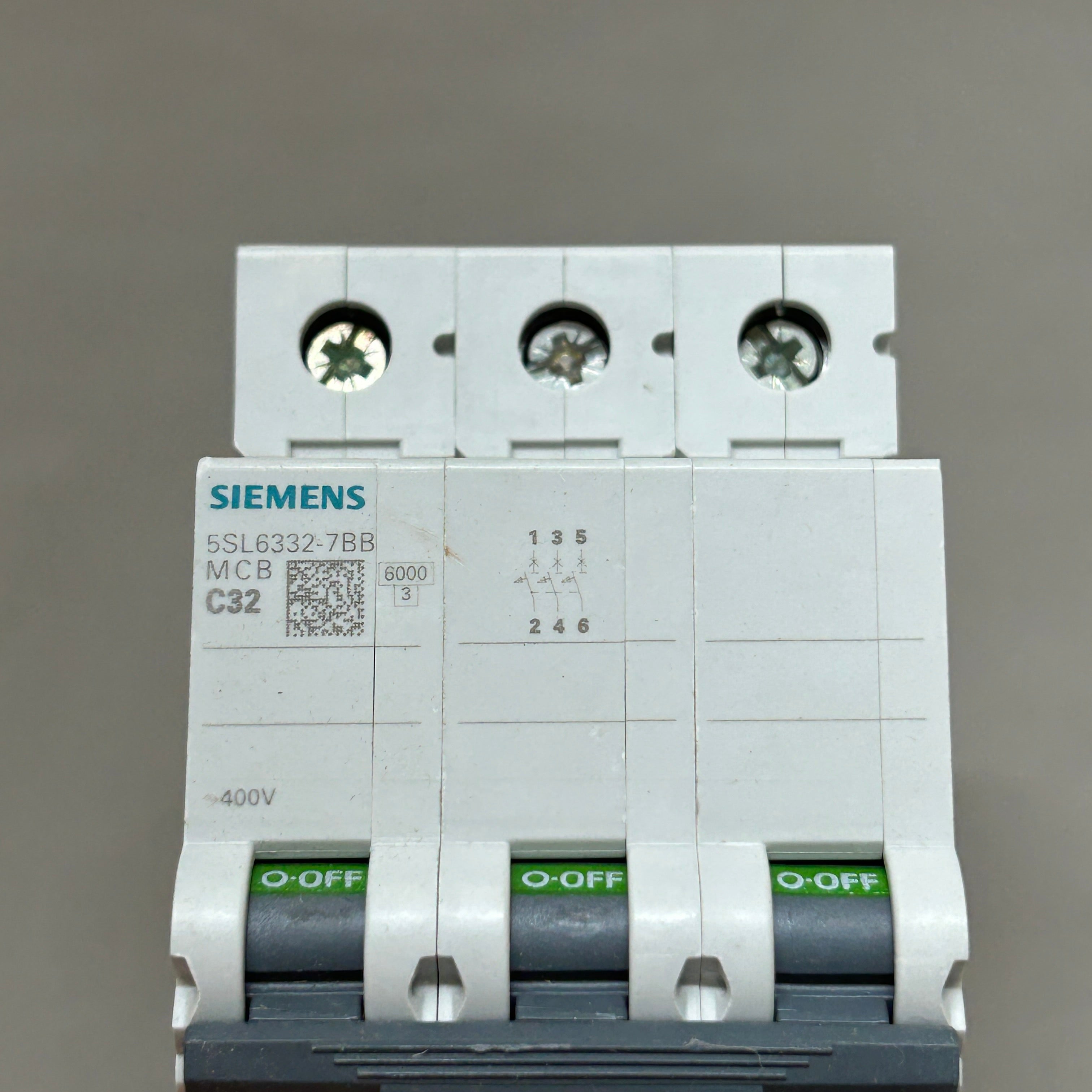 SIEMENS Miniature Circuit Breaker 230V 6KA Off-White 5SL6332-7BB (New)