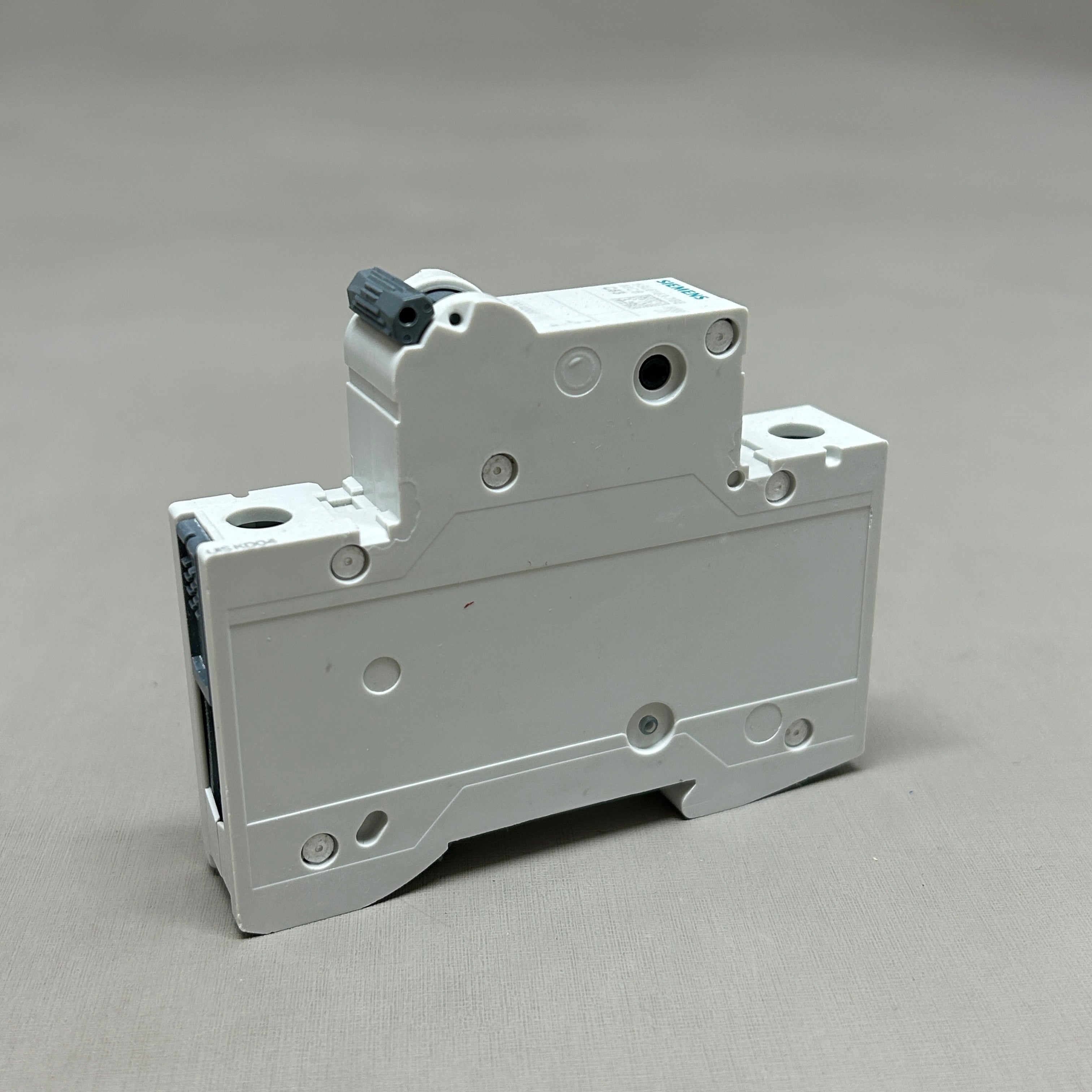 SIEMENS Miniature Circuit Breaker 230/400 V 6kA Off-White 5SL6163-7BB (New)