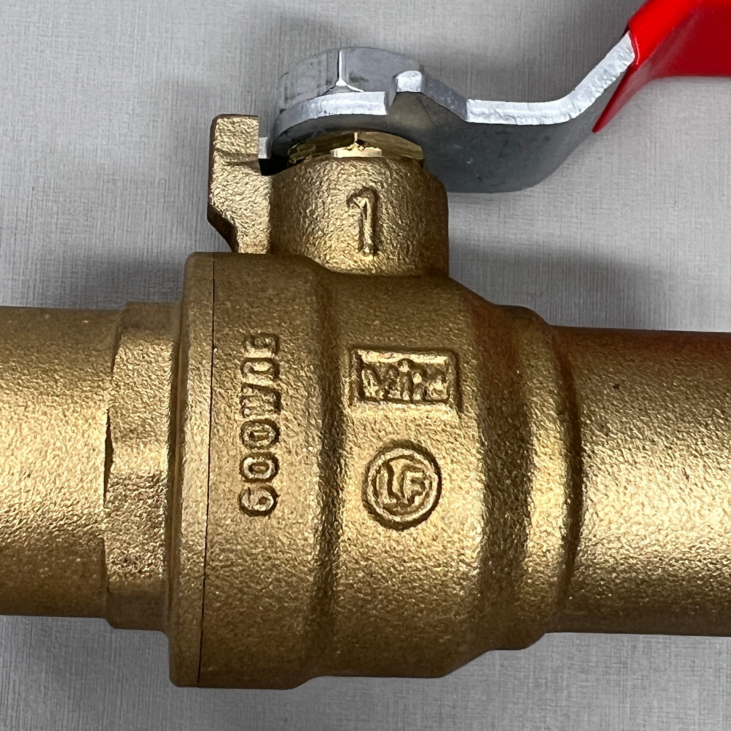 RED-WHITE VALVE Brass Ball Valve 1" 1.05 lb 5595AB (New)