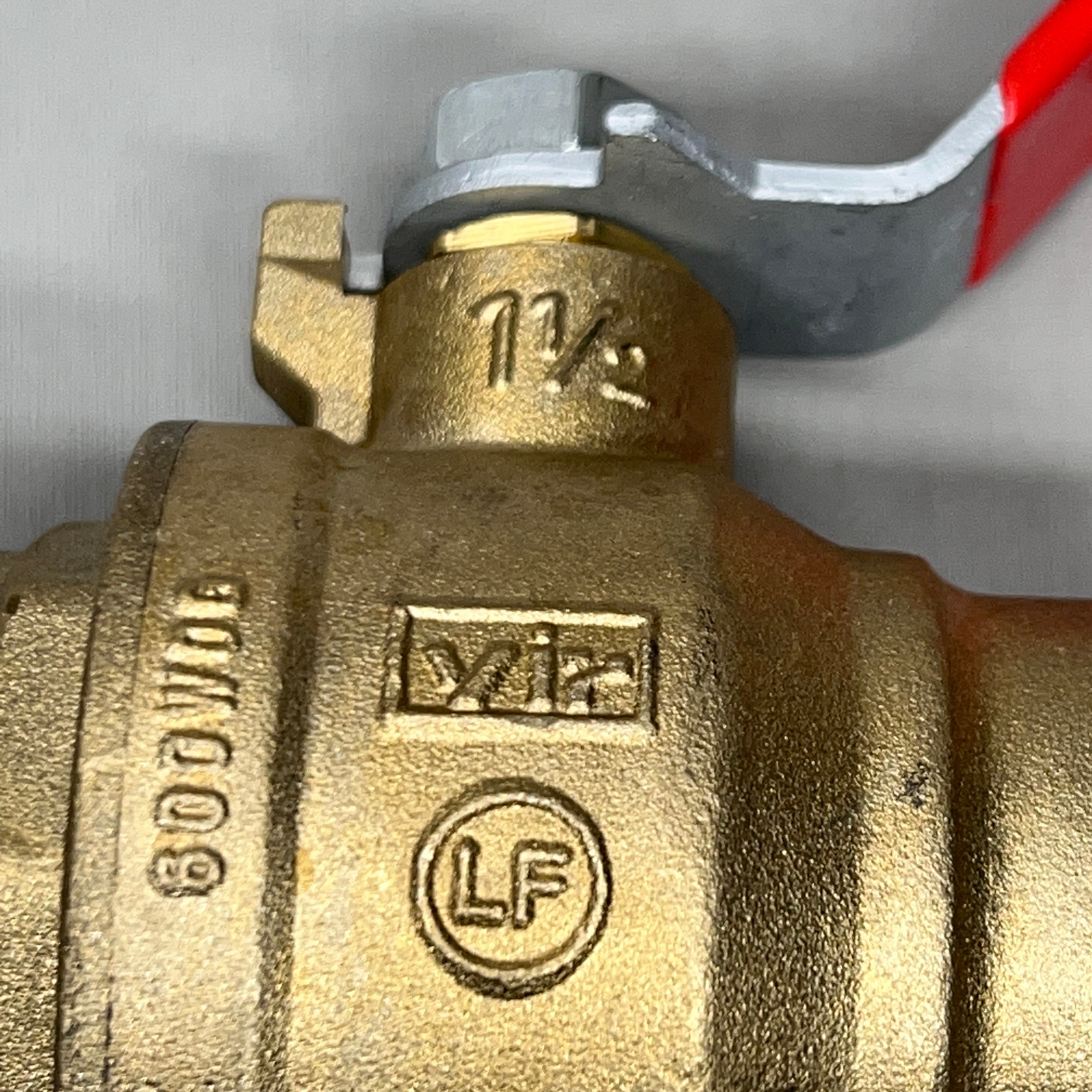 RED-WHITE VALVE Brass Ball Valve 1-1/2" 1.8 lb 5595AB (New)