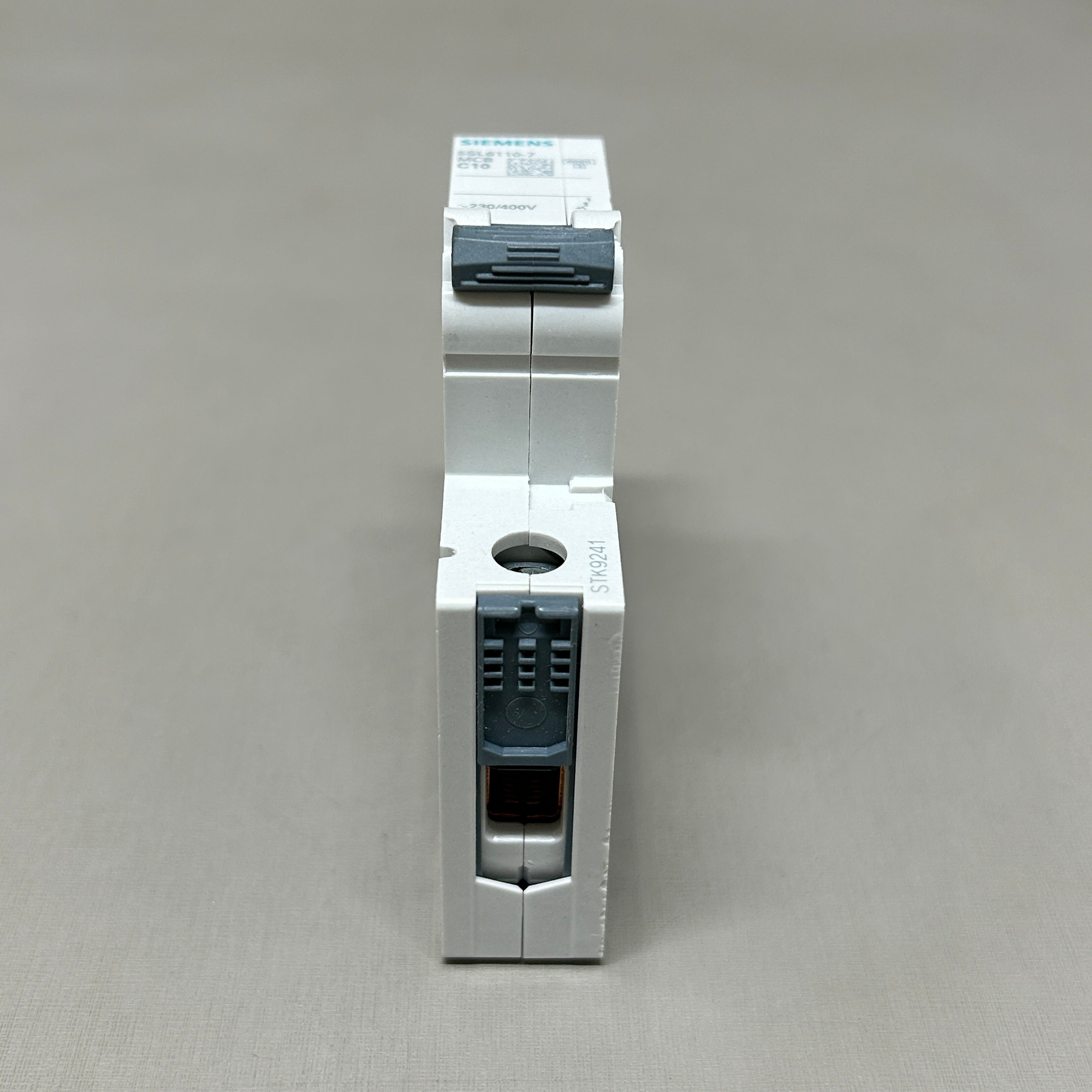 SIEMENS Miniature Circuit Breaker 230/400 V 6kA Off-White 5SL6110-7 (New)