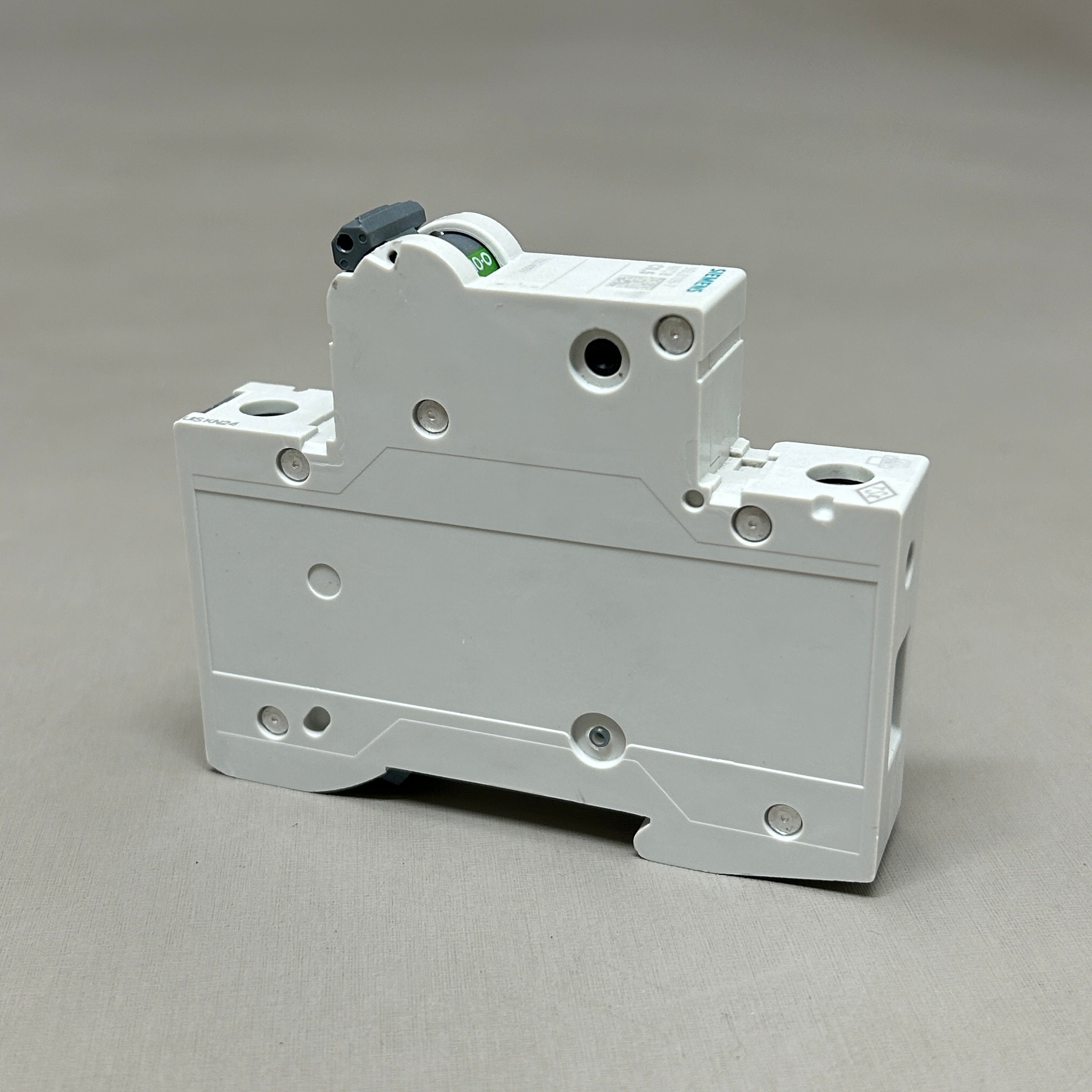 SIEMENS Miniature Circuit Breaker 230/400 V 6KA Off-White 5SL6105-7 (New)
