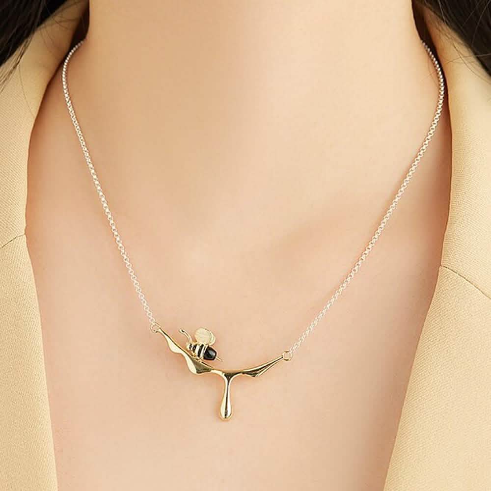 INALIS 925 Sterling Silver Pendant Cute Bee Agate Stone Luxurious Necklace