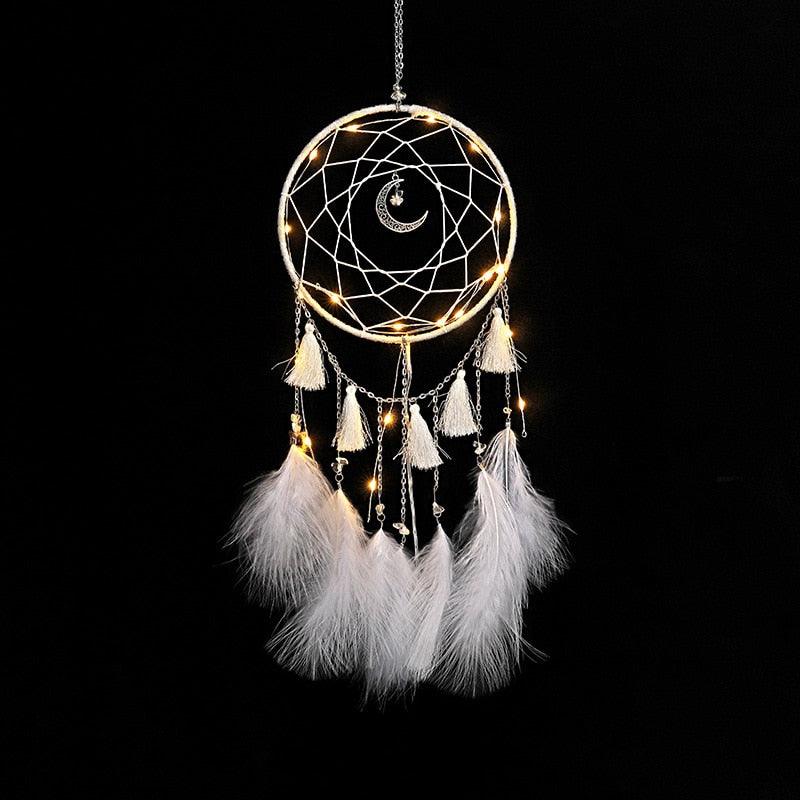 LED Dream Catcher Lamp Flying Wind Chimes Lighting Dream-catcher Handmade Ornaments Traditional Gifts Feather Pendant Romantic Creative Wall Hanging Home Wall Decoration Ornament Craft Native American Style