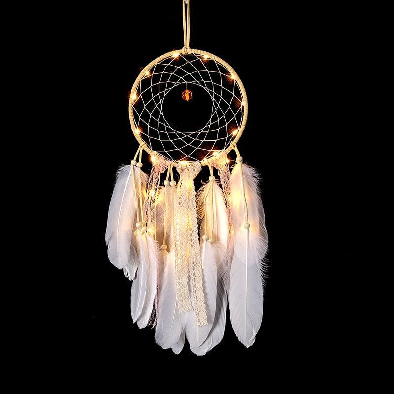 LED Dream Catcher Lamp Flying Wind Chimes Lighting Dream-catcher Handmade Ornaments Traditional Gifts Feather Pendant Romantic Creative Wall Hanging Home Wall Decoration Ornament Craft Native American Style
