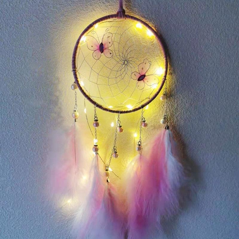 LED Dream Catcher Lamp Flying Wind Chimes Lighting Dream-catcher Handmade Ornaments Traditional Gifts Feather Pendant Romantic Creative Wall Hanging Home Wall Decoration Ornament Craft Native American Style