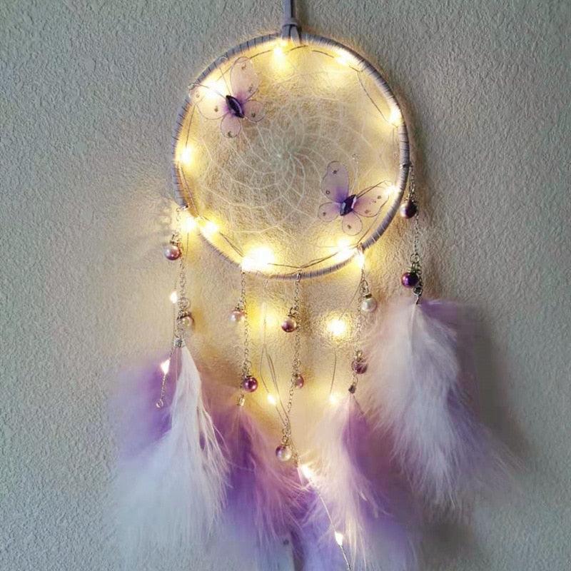 LED Dream Catcher Lamp Flying Wind Chimes Lighting Dream-catcher Handmade Ornaments Traditional Gifts Feather Pendant Romantic Creative Wall Hanging Home Wall Decoration Ornament Craft Native American Style