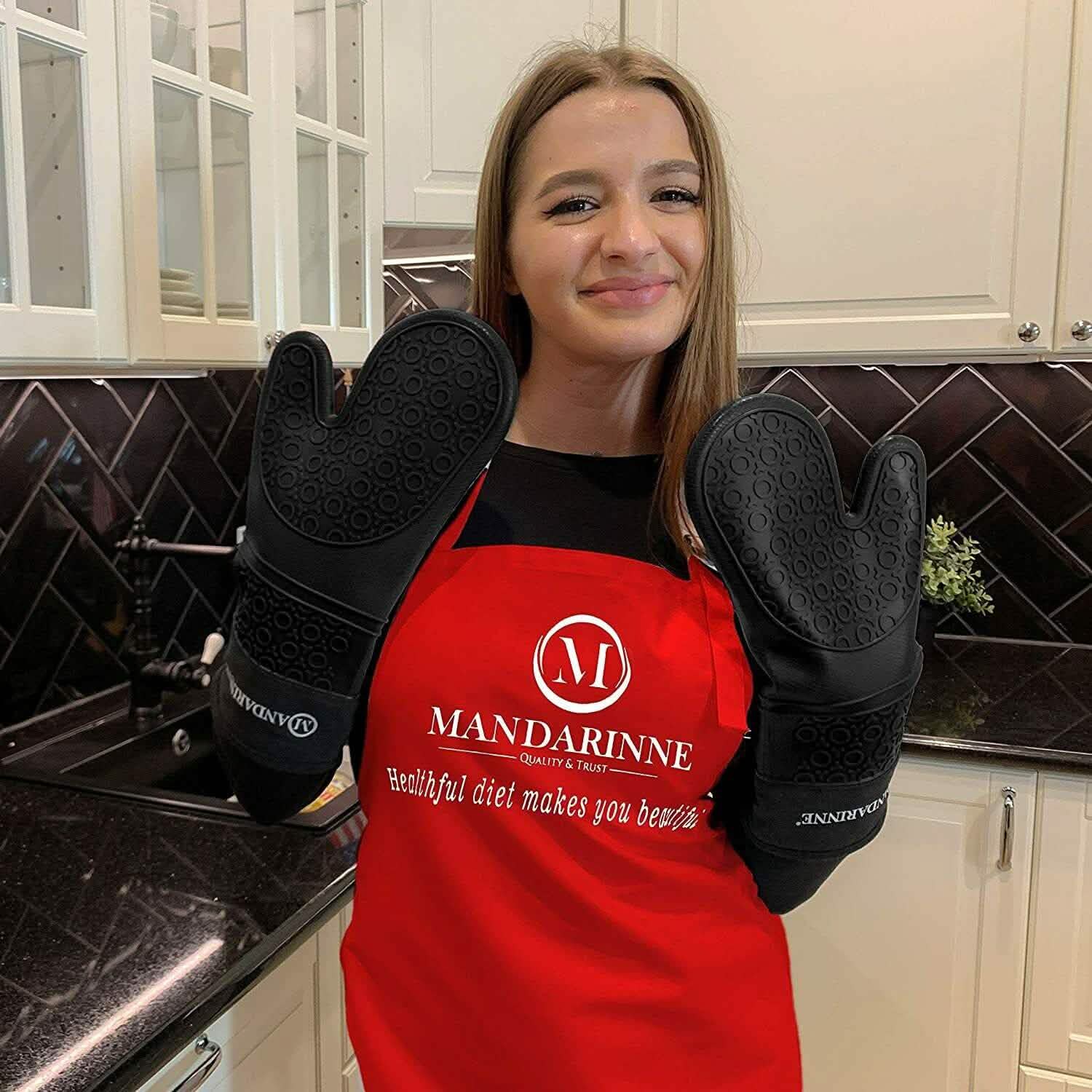 Mandarinne Silicone Oven Mitts and Apron Set