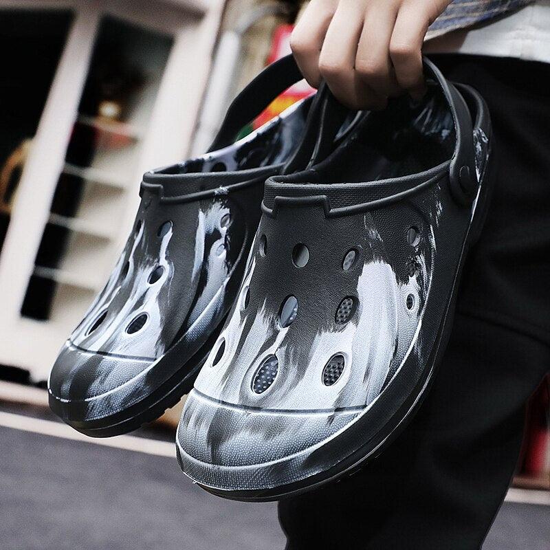 Men's Summer Hole Shoes Soft Rubber Lightweight Garden Clogs Couples Arch Support Clogs Garden Shoes Slip-on Outdoor Beach Slippers Mixed Colors Sandals