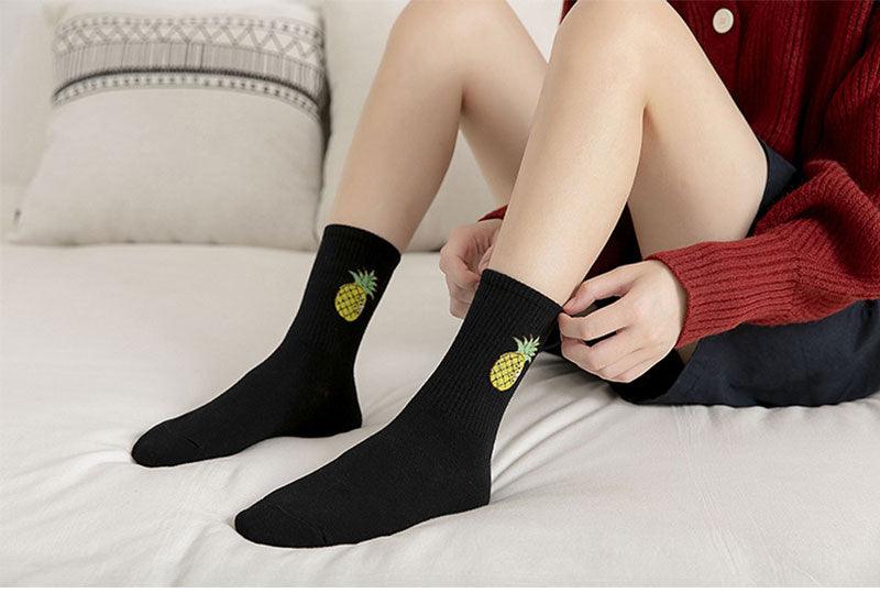 New Elegant Fruit Printed Breathable Cotton Socks Happy Funny Unisex Socks Candy Colors Harajuku Casual Cotton Crew Socks For Men And Women