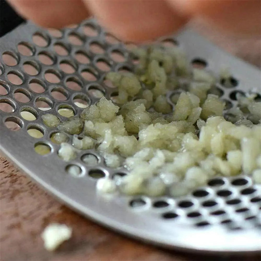 New Incredible 1Pcs Stainless Garlic Press Household Manual Garlic Press Device Kitchen Press Squeezer Ginger Garlic Tools Kitchen Accessories