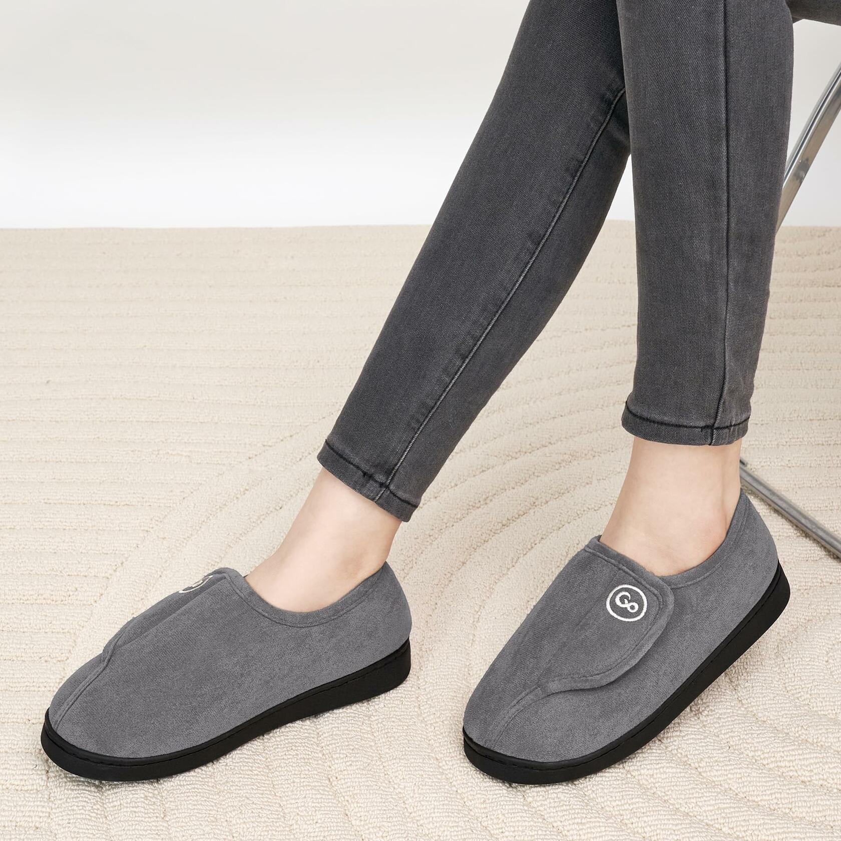HARENCE Women's Slippers Memory Foam Fur Lined Closed Back Size 38/39