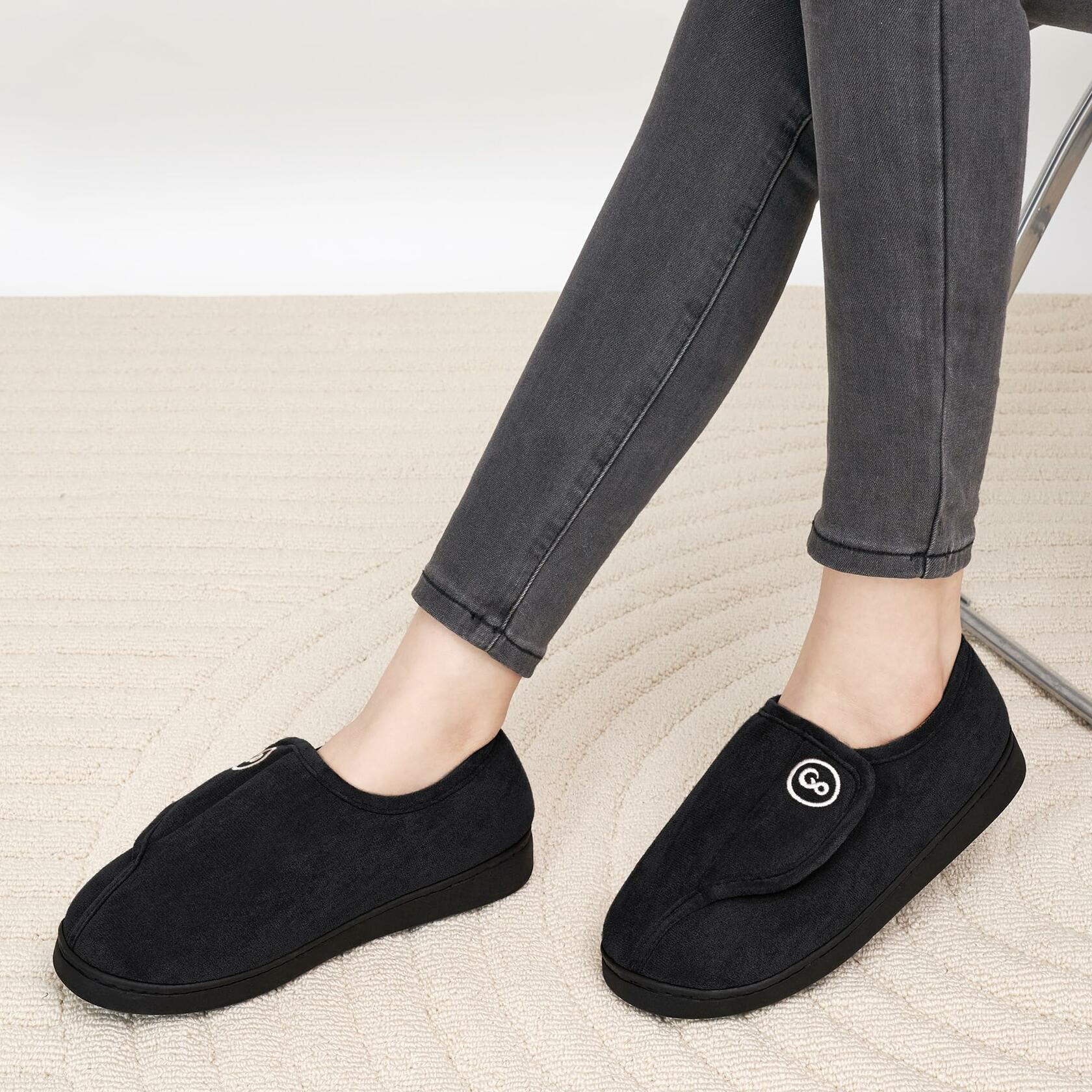 HARENCE Women's Adjustable Memory Foam Fur Lined Slippers Black Size 42/43