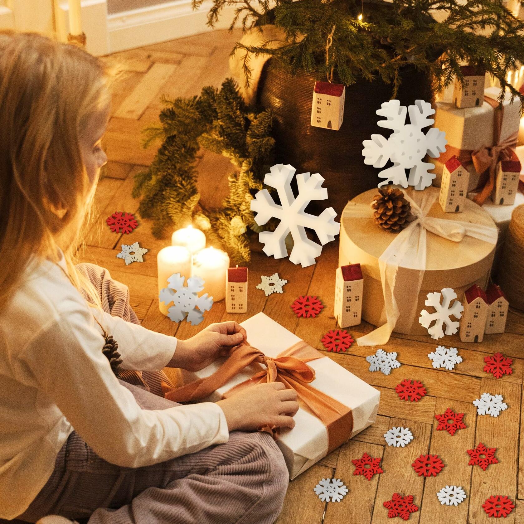 LadyRosian Wooden Snowflake Xmas Ornaments 4 Pack Standing & Hanging