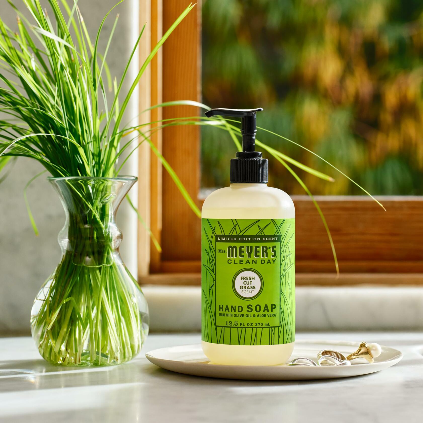 MRS. MEYER'S CLEAN DAY Liquid Hand Soap Fresh Cut Grass Scent 12.5oz