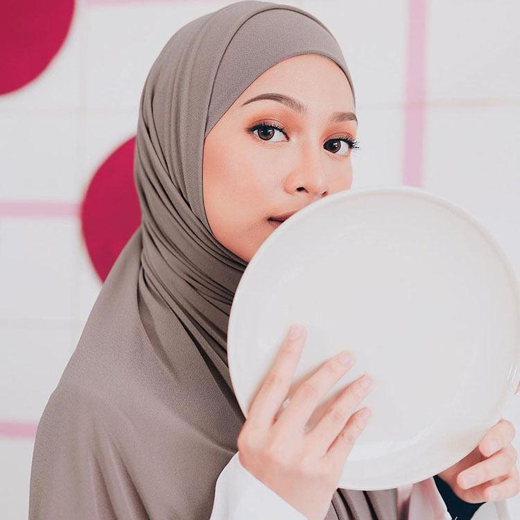 Plain Colorful Soft Lightweight Chiffon Elegant Hijab Scarf With Bandage Non-Slip Chiffon Echarpe Elegant Breathable Islam Long Hijabs Headband Fashion Turban Headwrap For Women