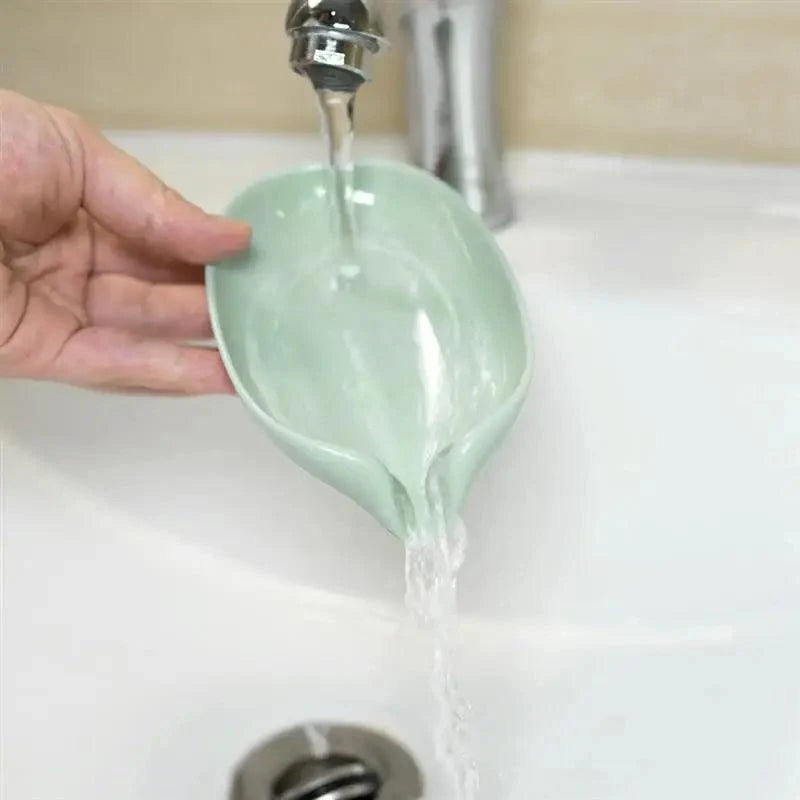 Portable Soap Dish Leaf Shape Soap Holder Leaf Shaped Soap Box Soap Dish For Bathroom Suction Cup Bathroom Storage For Soap Soap Dishes Sponge Container with Suction Cup Leaf Shape Self Draining for Bathroom Kitchen Sink