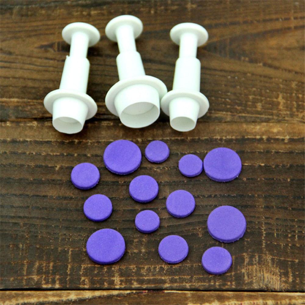 Fondant Cake Cookie Cutter Embossed Ejector Stamp Plunger Mold Kitchen Baking Cake Decorating Tools  Heart Shaped Cookie Mold Hand Press Cookie Dessert Cutter Pastry Decoration Tool Mooncake Maker