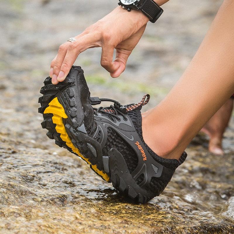 Quick Dry Men Sneakers Slip On Upstream Shoes Water Hiking Beach Surfing Shoes Sandals Barefoot Beach Sneakers Swim Boating Fishing Yoga Gym