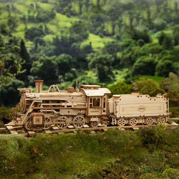 Robotime 308pcs DIY Movable 3D Prime Steam Train Wooden Puzzle Model Toy