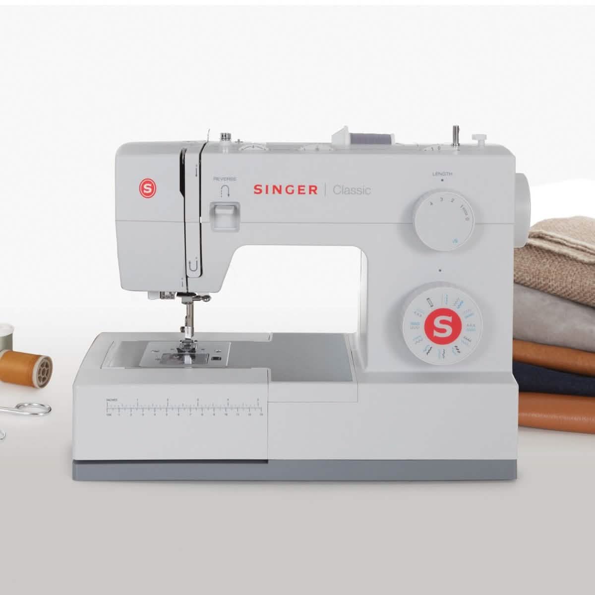 Singer Classic 44S Sewing Machine (Refurbished)