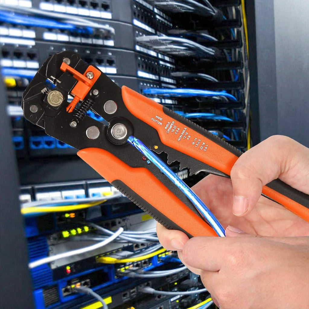 Self-Adjusting Multifunctional Wire Stripper